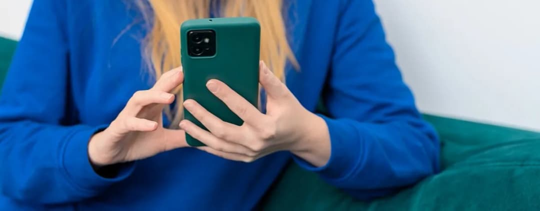 Jak włączyć tryb awaryjny w telefonie – proste sposoby dla Androida i iOS