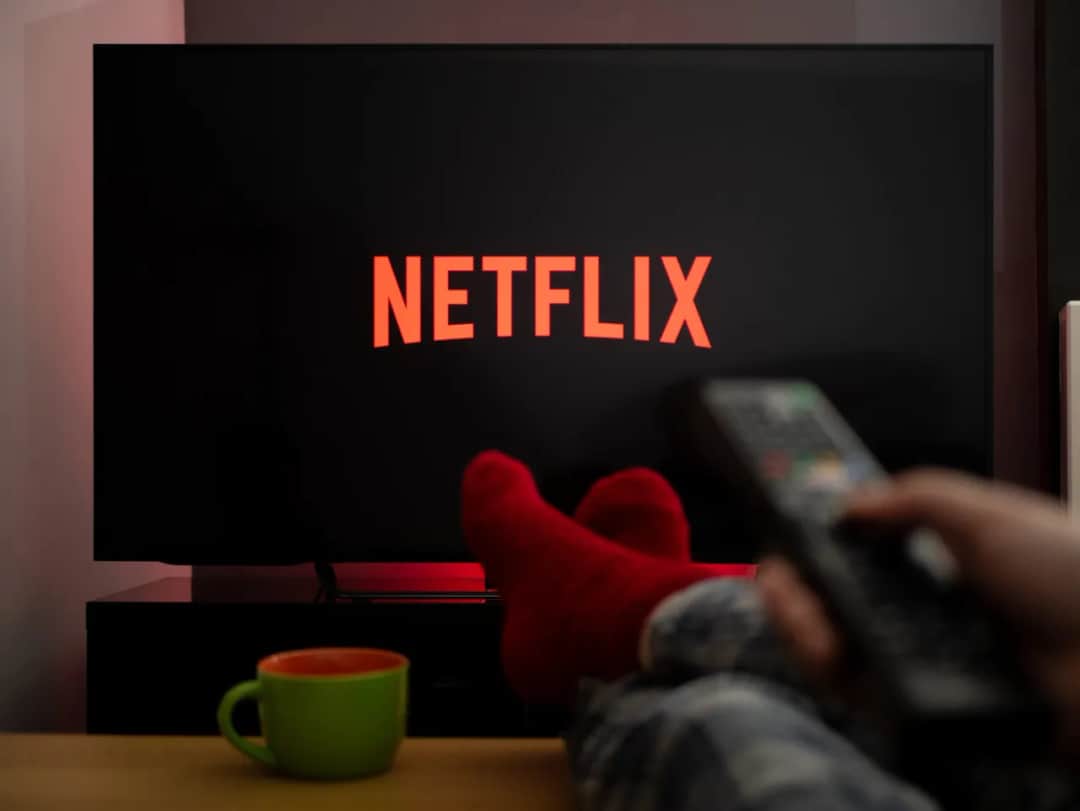 Jak włączyć Netflix na telewizorze? Proste metody krok po kroku