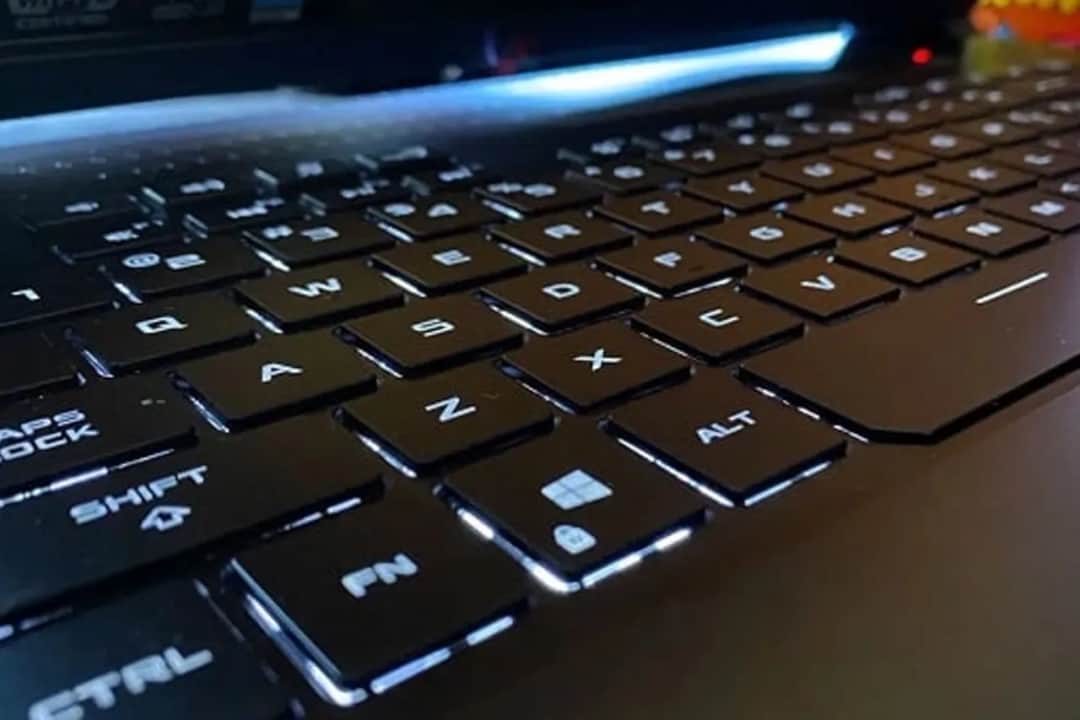 Nie działa klawiatura w laptopie? Poznaj najczęstsze przyczyny i rozwiązania