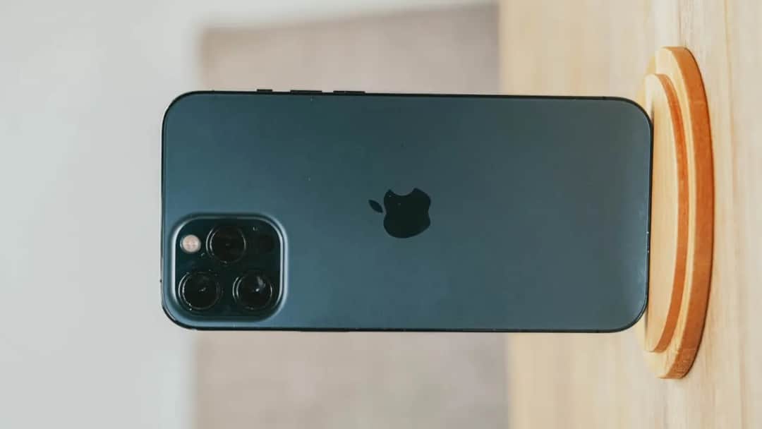 Odnowiony, używany iPhone 12: 10 powodów, dla których nadal warto